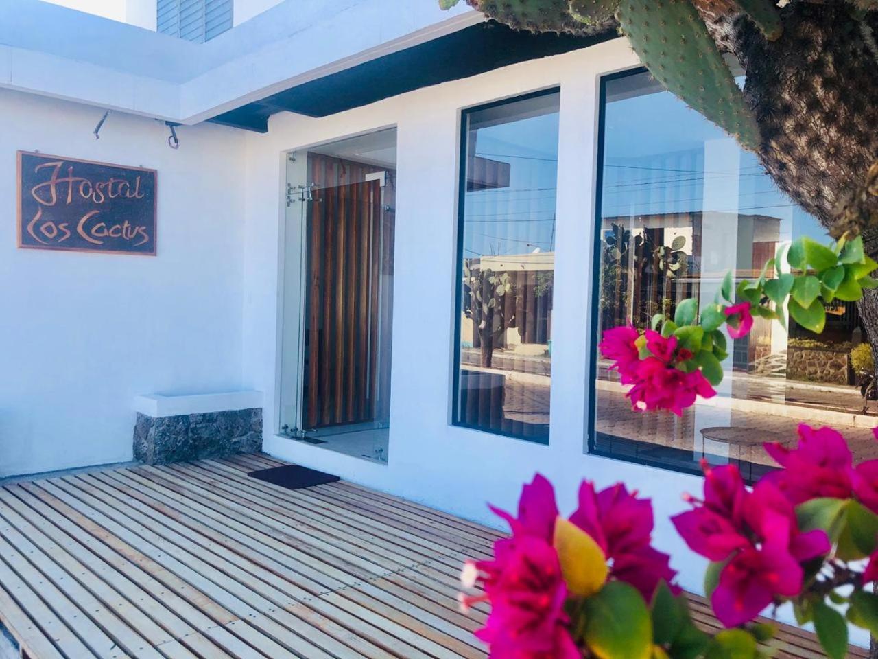 A Pousada Cactus Puerto Baquerizo Moreno Exterior foto